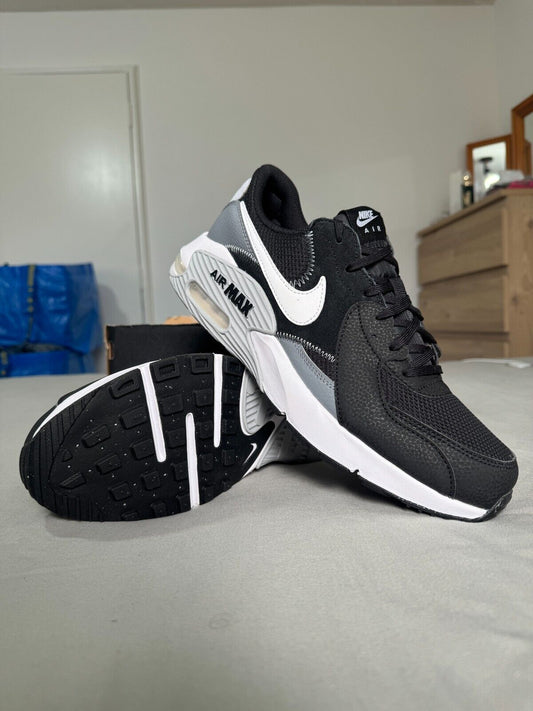 Nike Air Max Excee Men Trainers Size UK 10.5 black white Leather Sneakers New