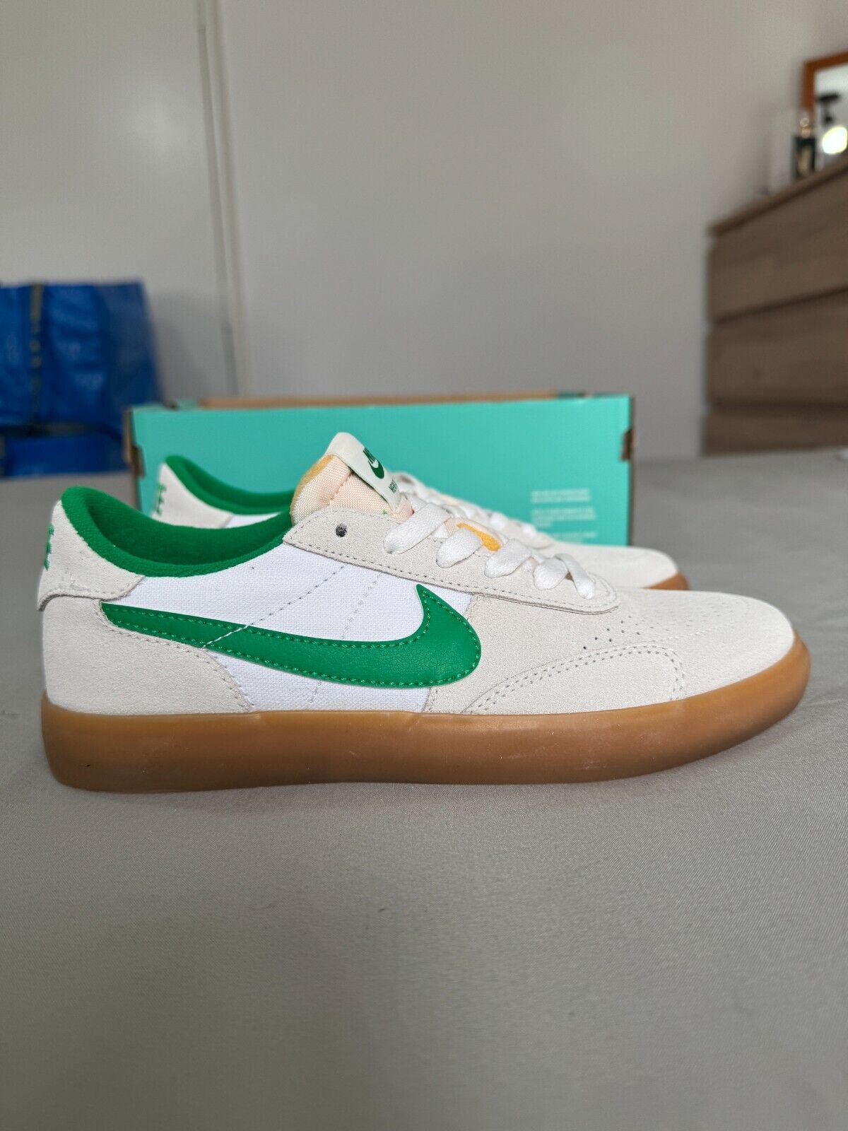 Nike SB Heritage Vulc Men Trainers Size UK 4 Lucky Green White Skateboarding New