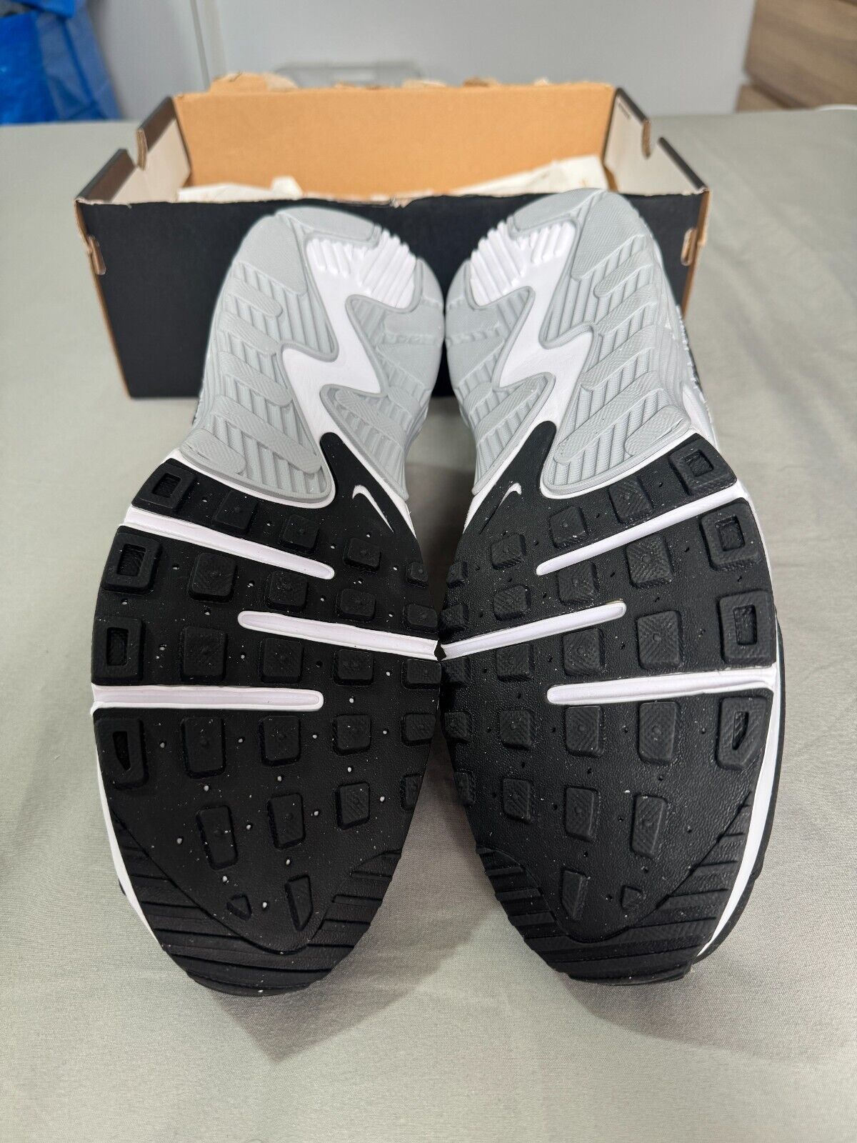 Nike Air Max Excee Men Trainers Size UK 10.5 black white Leather Sneakers New