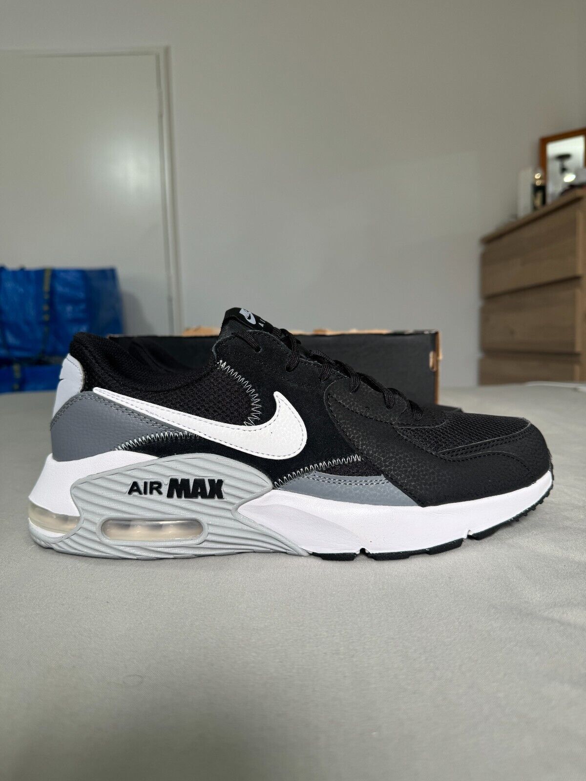 Nike Air Max Excee Men Trainers Size UK 10.5 black white Leather Sneakers New