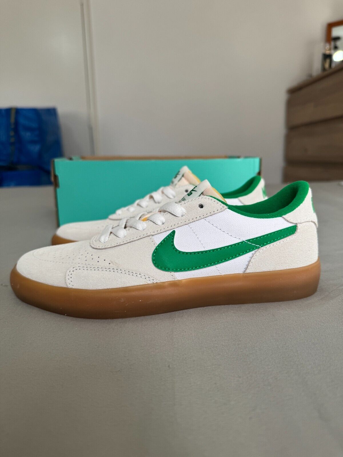 Nike SB Heritage Vulc Men Trainers Size UK 4 Lucky Green White Skateboarding New