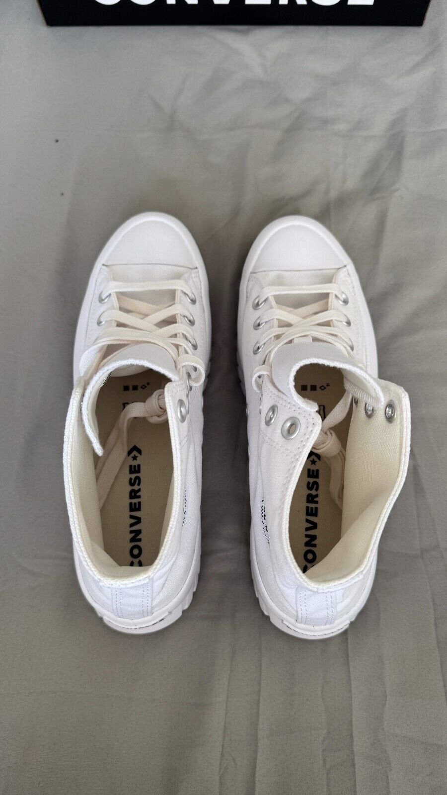 Converse CTAS Lugged 2.0 Hi Top Unisex Trainer Triple White BNIB All Sizes