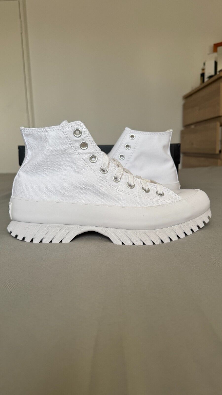 Converse CTAS Lugged 2.0 Hi Top Unisex Trainer Triple White BNIB All Sizes