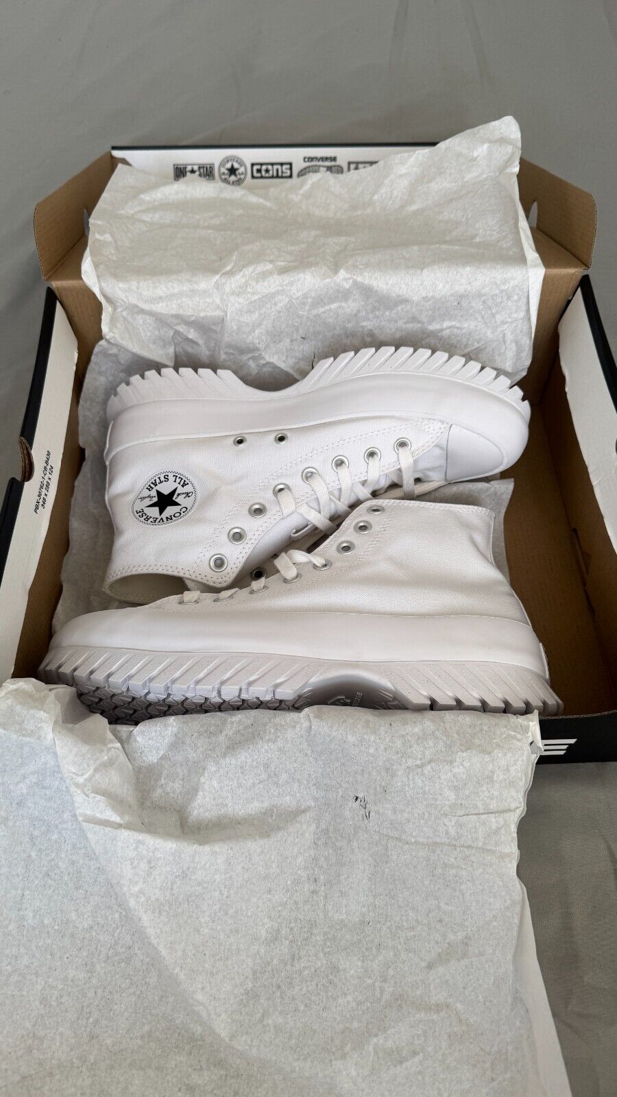 Converse CTAS Lugged 2.0 Hi Top Unisex Trainer Triple White BNIB All Sizes