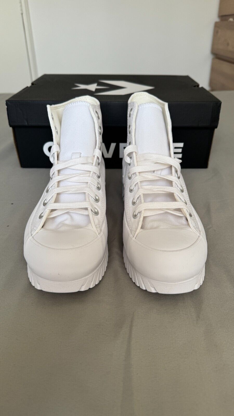 Converse CTAS Lugged 2.0 Hi Top Unisex Trainer Triple White BNIB All Sizes